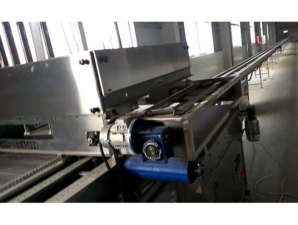 自動(dòng)解垛、脫蓋、吸饃、和饃盒回傳系統(tǒng)